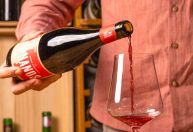 Saída de Emergência, novo e descontraído bar de vinhos na rua dos Pinheiros