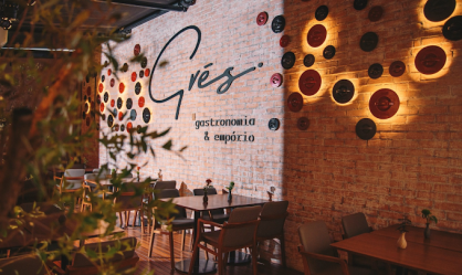 Grés, em Curitiba, oferece opções desde o café da manhã até o jantar