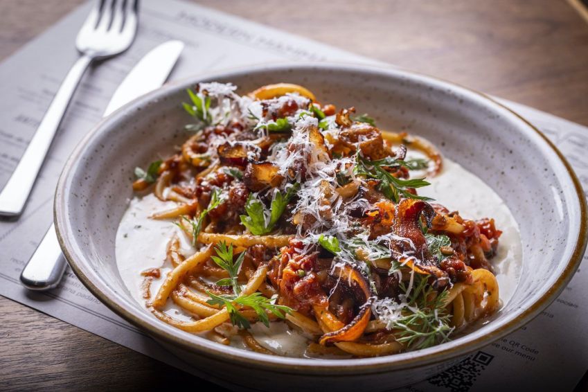 Modern Mamma - Bucatini all Amatriciana • Mário Rodrigues