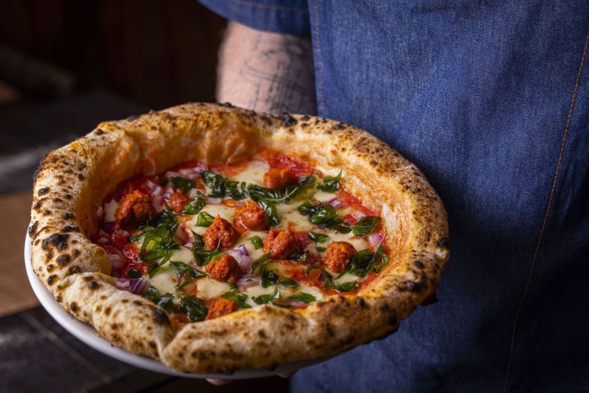 A Pizza da Mooca abre unidade na Vila Mariana. Na foto, a pizza sabor Sobrasada PIRINEUS® • Mário Rodrigues