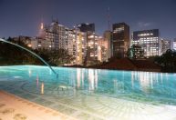 Bar no rooftop do hotel Rosewood passa a abrir também para não-hóspedes